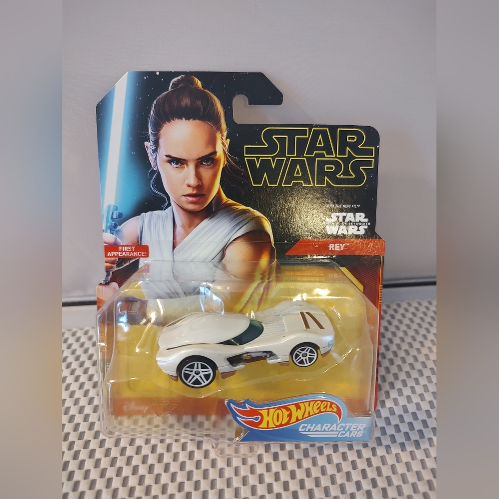 Hot Wheels Character Cars Rey Star Wars Die-Cast NWT The Rise of the Skywalker